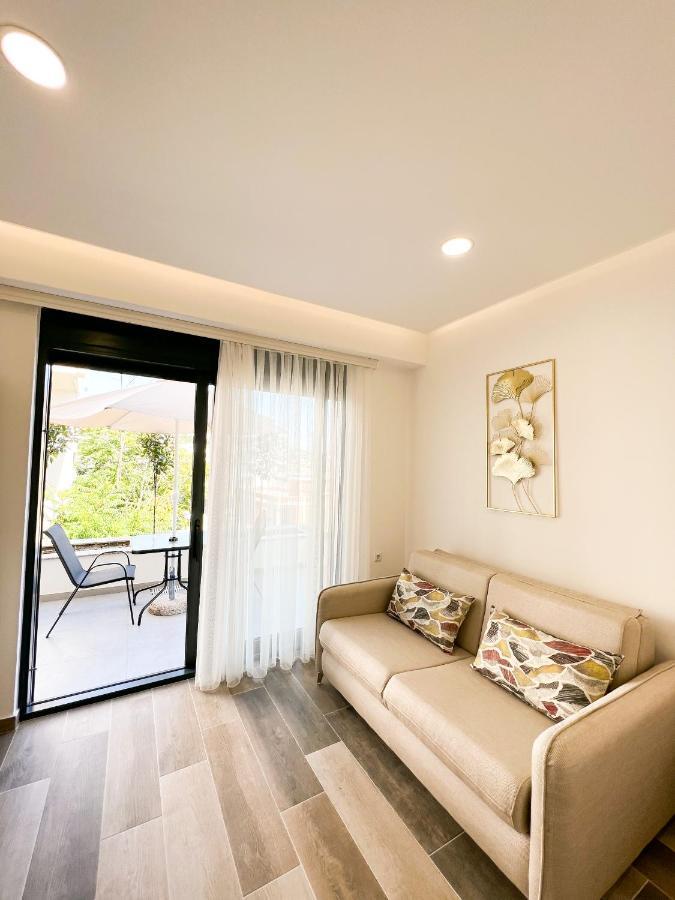 Square Residence 乌尔齐尼 外观 照片