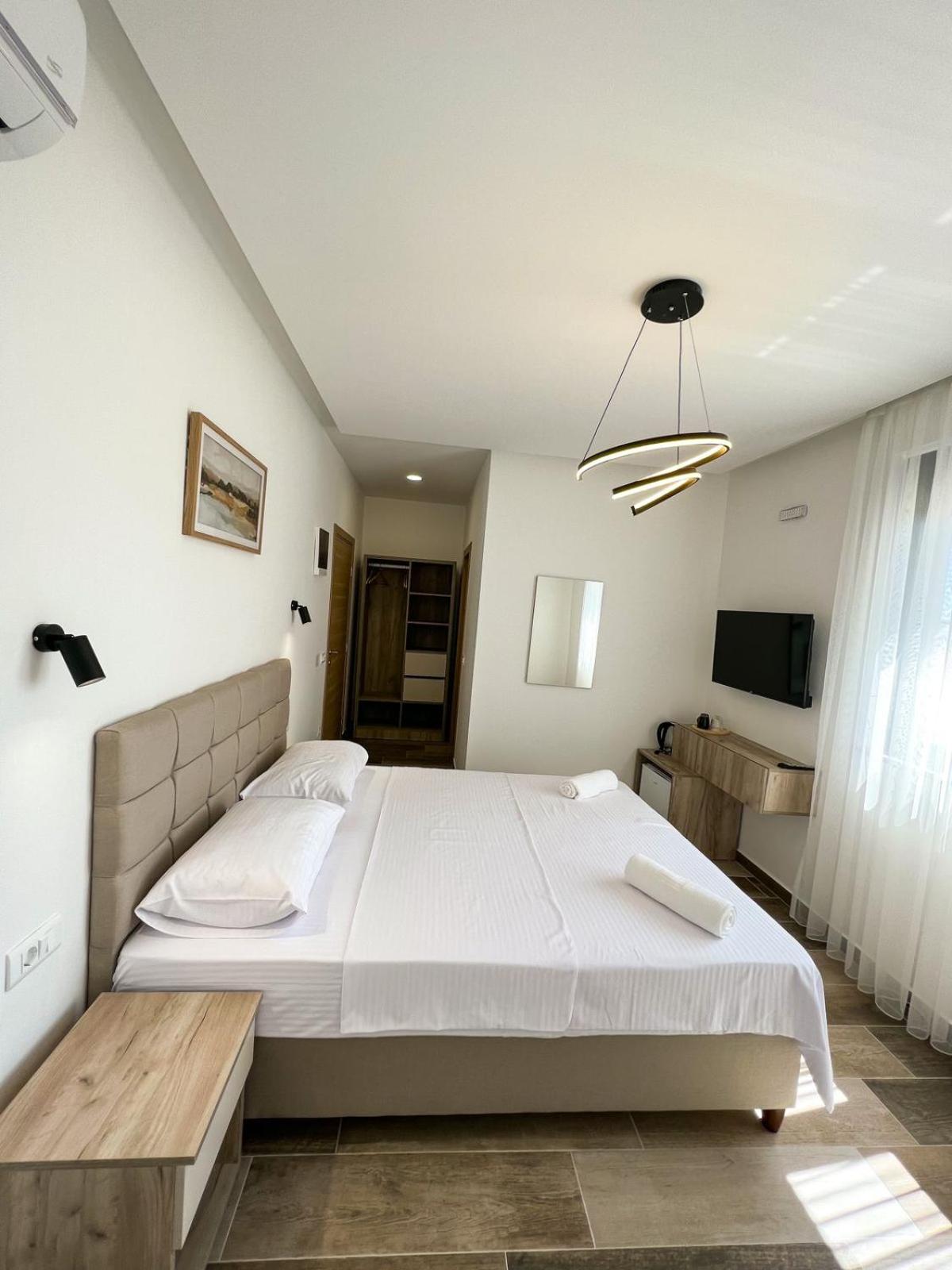 Square Residence 乌尔齐尼 外观 照片