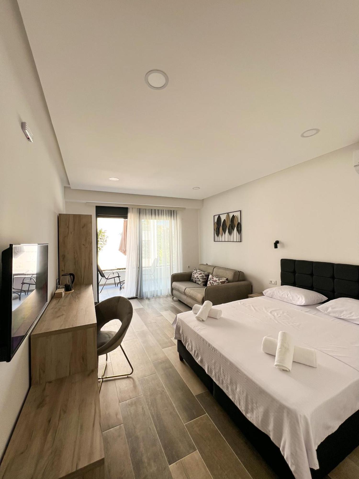 Square Residence 乌尔齐尼 外观 照片