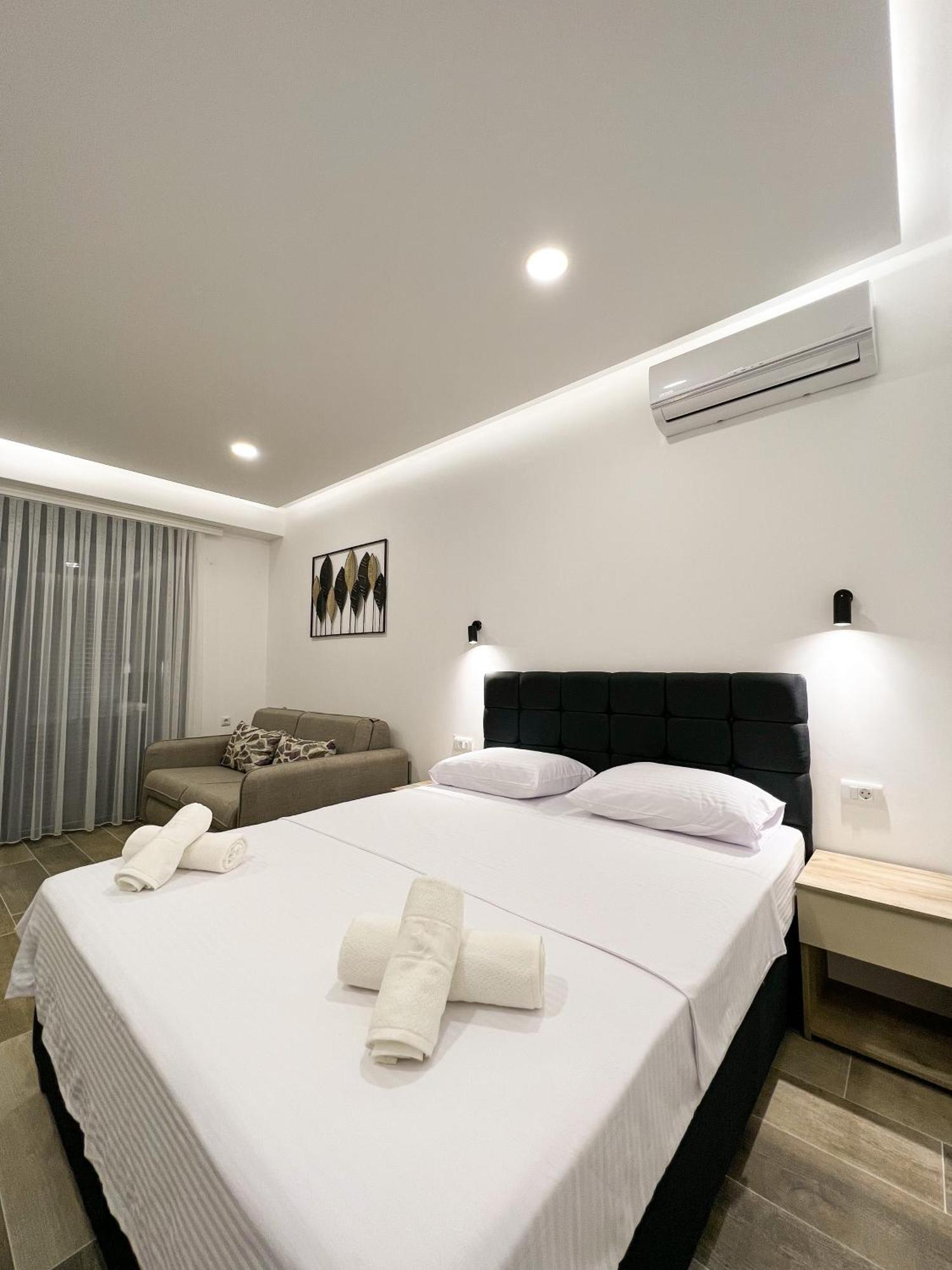 Square Residence 乌尔齐尼 外观 照片