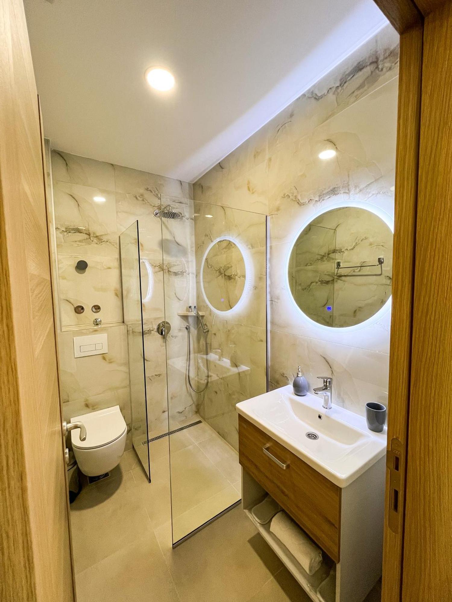 Square Residence 乌尔齐尼 外观 照片