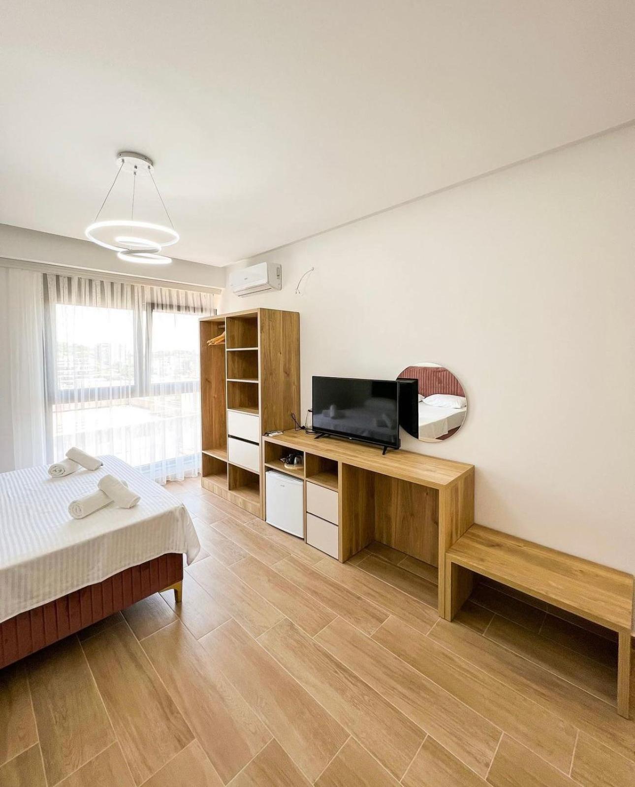 Square Residence 乌尔齐尼 外观 照片